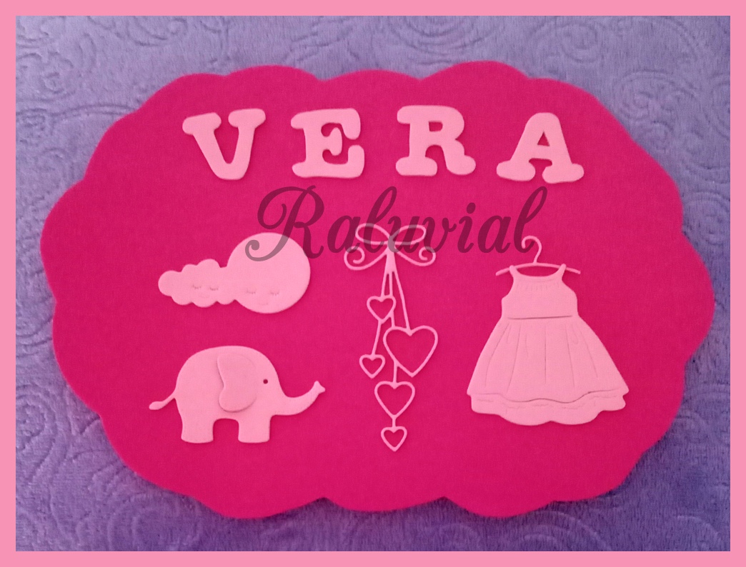 COLGADOR PERSONALIZADO VERA PARA HABITACION BEBE